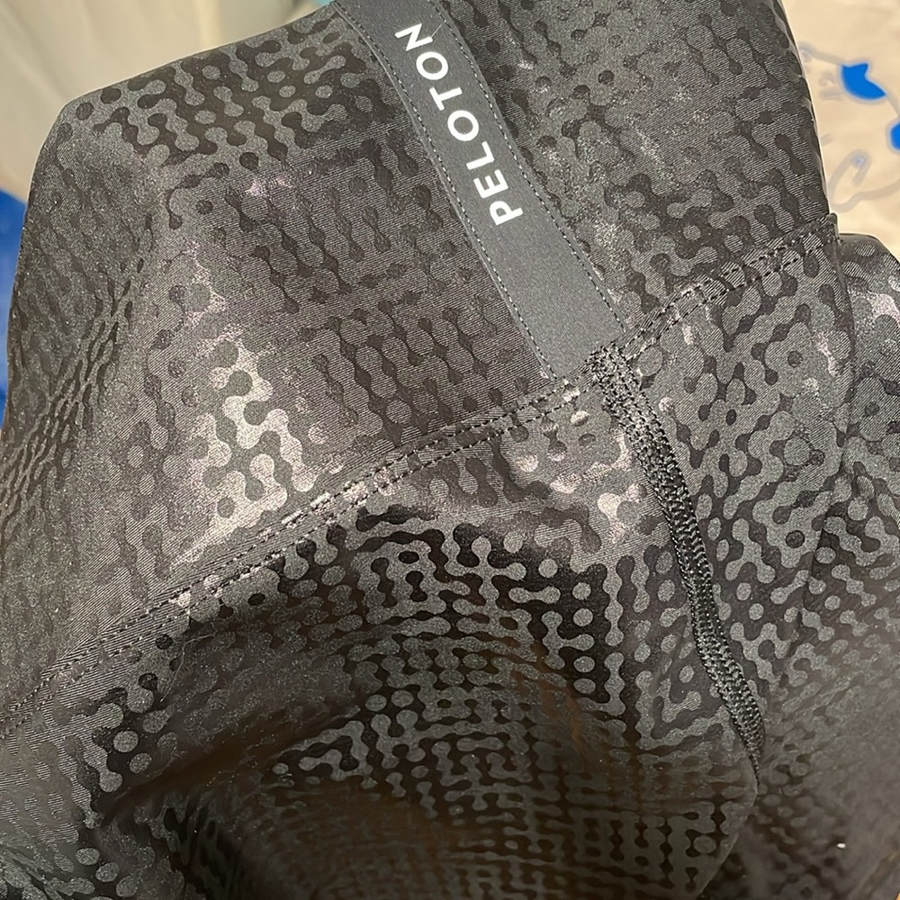 [NWOT] Peloton Workout Set Size M - Picture 7 of 7